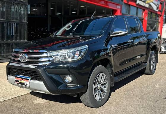 TOYOTA HILUX 2.8 SRX 4X4 CD 16V DIESEL 4P AUTOMÁTICO TOYOTA HILUX 2.8 SRX 4X4 CD 16V DIESEL 4P AUTOMÁTICO